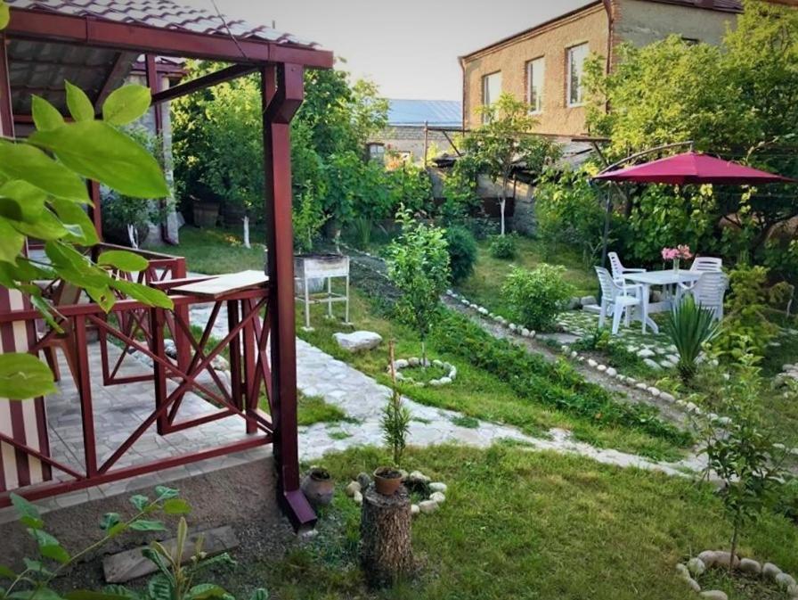 GuestHouse LILIA &Wine Celler Telavi Extérieur photo